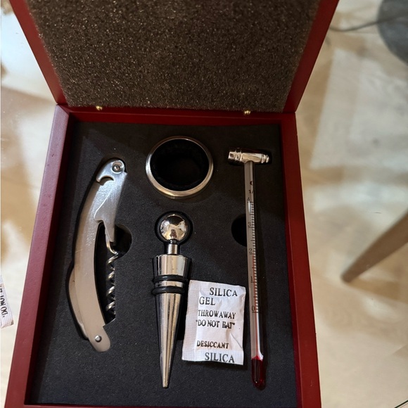 Longines Other - Wine set - classy